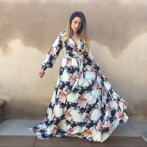 ✨WINDSOR MAXI DRESS✨